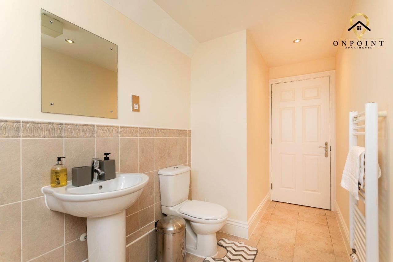 ✰Onpoint -Large 2 Bedroom Apt With Parking!✰ Nottingham Bagian luar foto